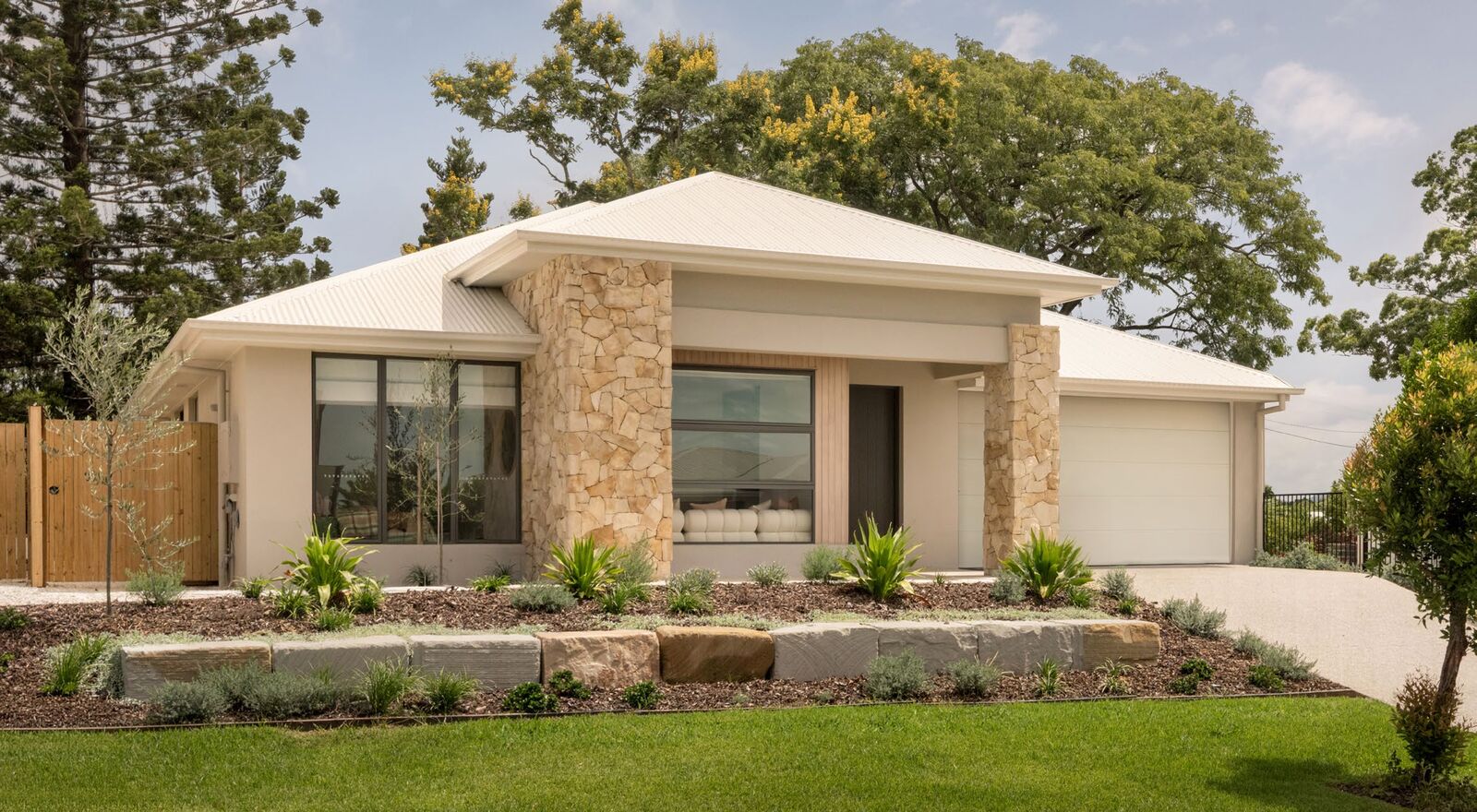 Bridgeman Hilltop Estate display home exterior